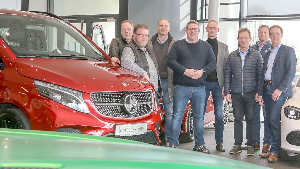 Auricher Autohändler freuen sich auf die Neuauflage des Autotages. Foto: Romuald Banik