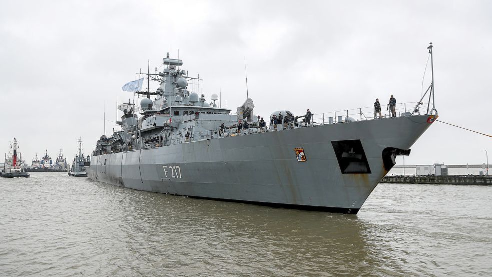 Die Fregatte „Bayern“ ist derzeit das einzige Kriegsschiff, auf dem die Marine-Soldaten auch einen privaten Internetzugang haben. Foto: Leon Rodewald/dpa