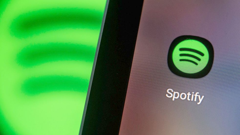 Spotify krempelt seine App mit „Home Feed“ zum runterscrollen um. Foto: Fabian Sommer/dpa