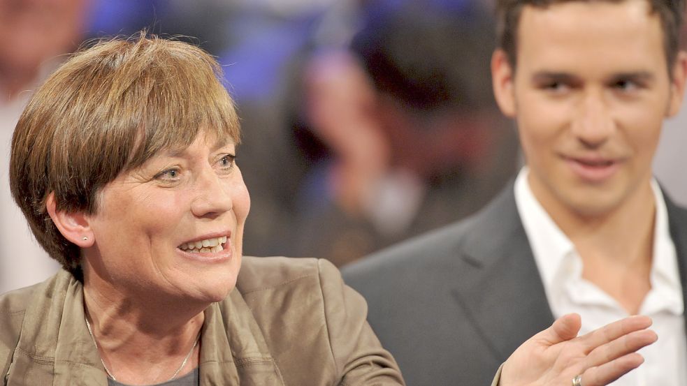 Rosi Mittermaier starb im Januar im Alter von 72 Jahren. Nun äußerte sich erstmals ihr Sohn Felix Neureuther (rechts). Foto: dpa/Frank Leonhardt