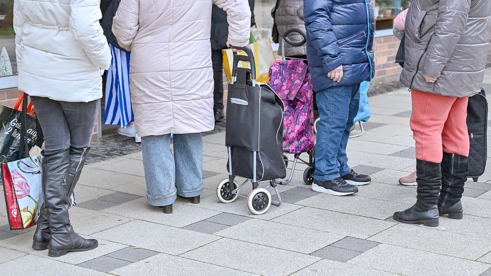 Unter anderem an der höheren Nachfrage bei den Tafeln zeigt sich der Anstieg der Armut. Foto: dpa/Patrick Pleul