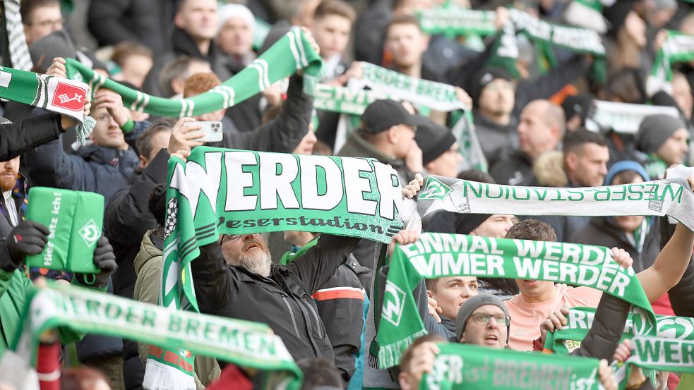 Fans des SV Werder Bremen im Stadion. Foto: dpa/Carmen Jaspersen