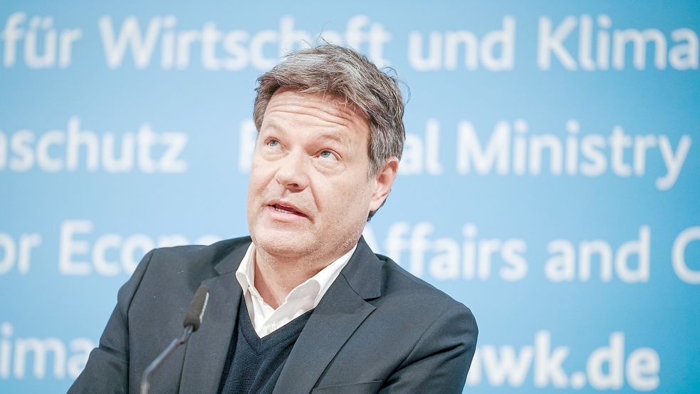 Robert Habeck (Bündnis 90/Die Grünen), Bundesminister für Wirtschaft und Klimaschutz, steht wegen seines Gesetzentwurf zur Zukunft von Öl- und Gasheizungen in der Kritik. Foto: dpa/Kay Nietfeld