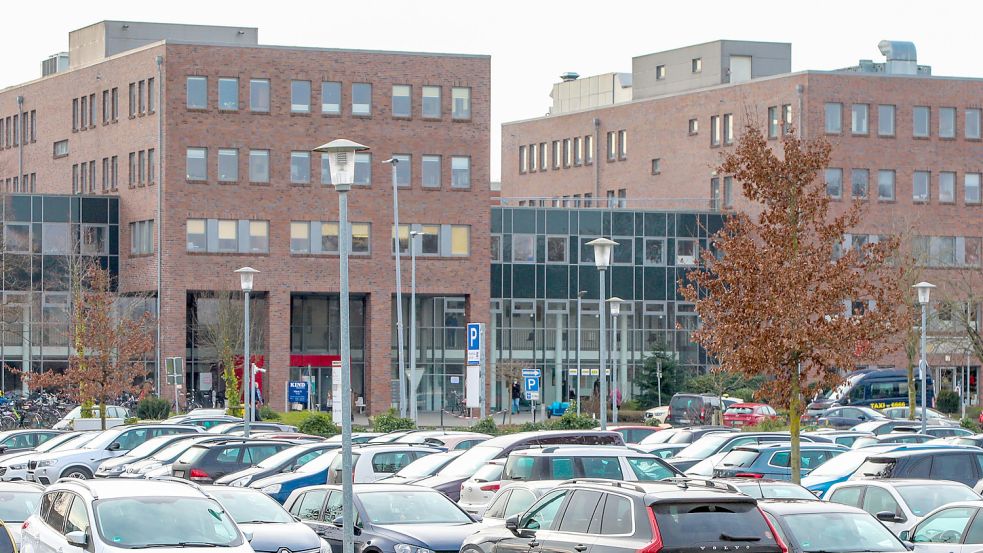 Blick auf die Ubbo-Emmius-Klinik in Aurich. Foto: Romuald Banik