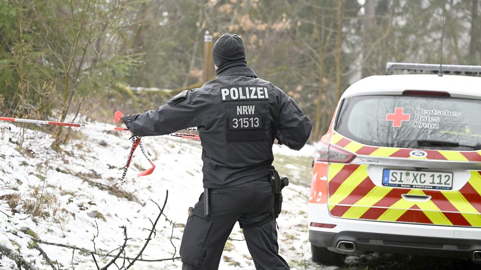 Traurige Gewissheit: Die vermisste Zwölfjährige aus Freudenberg, Luise F., ist tot. Sie wurde in der Nähe eines Radweges gefunden. Foto: dpa/Roberto Pfeil