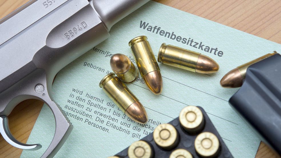 Sportschützen benötigen in Deutschland eine Waffenbesitzkarte. Derzeit wird diskutiert, ob Kleinkaliberpistolen verboten werden sollen. Foto: DPA