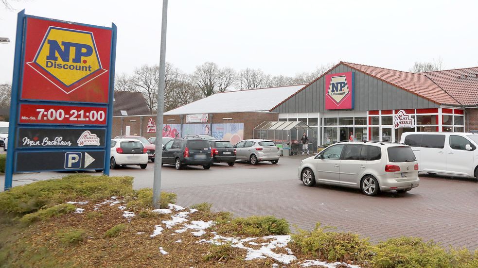 Derzeit wird umgebaut: Aus dem NP-Markt in Wallinghausen wird Edeka Behrends. Foto: Romuald Banik