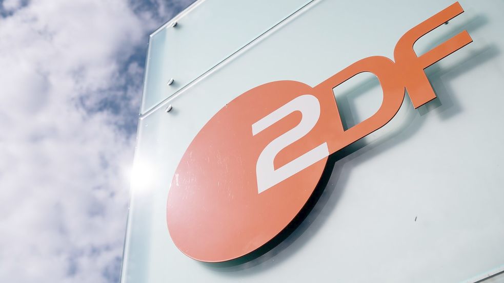 Das Logo des ZDF am Sendezentrum des Zweiten Deutschen Fernsehens in Mainz. Foto: Sebastian Gollnow/dpa