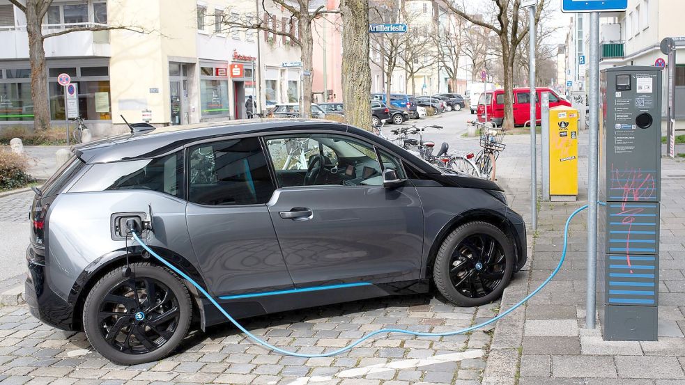 Unter den großen deutschen Städten fahren die Einwohner von Stuttgart, Münster, Bielefeld und München besonders häufig mit Elektroautos. Foto: Sven Hoppe/dpa