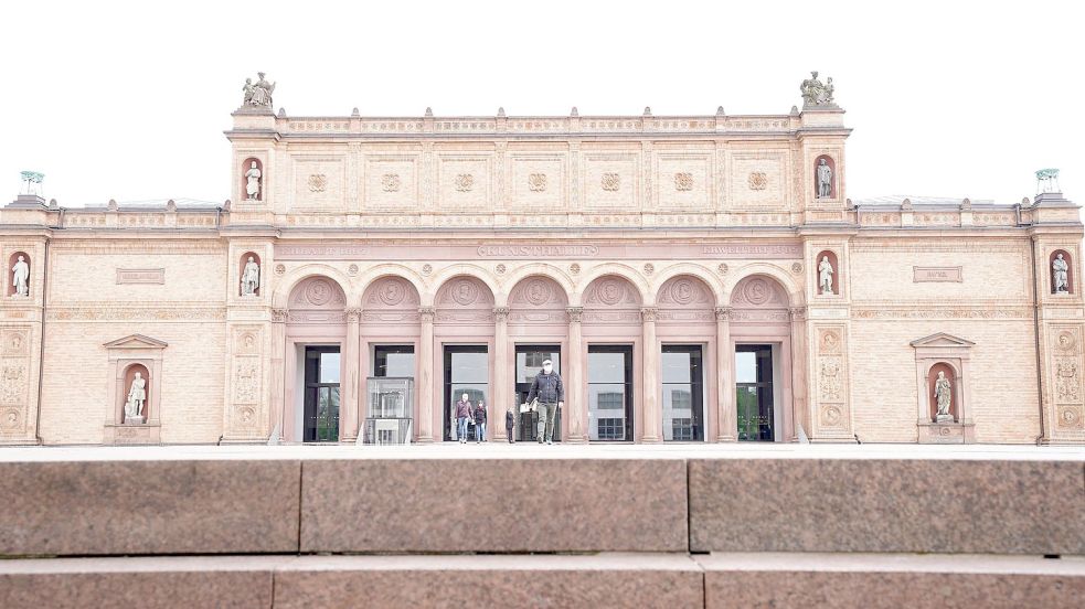 In der Hamburger Kunsthalle sollte ein Bild von Caspar David Friedrich Ziel einer Aktion von Klimaaktivistinnen werden. Foto: Marcus Brandt/dpa