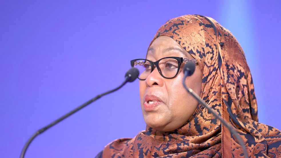 Hat sich bisher nicht zur Forderung geäußert: Tansanias Präsidentin Samia Suluhu Hassan. Foto: Hannah Mckay/PA Wire/dpa
