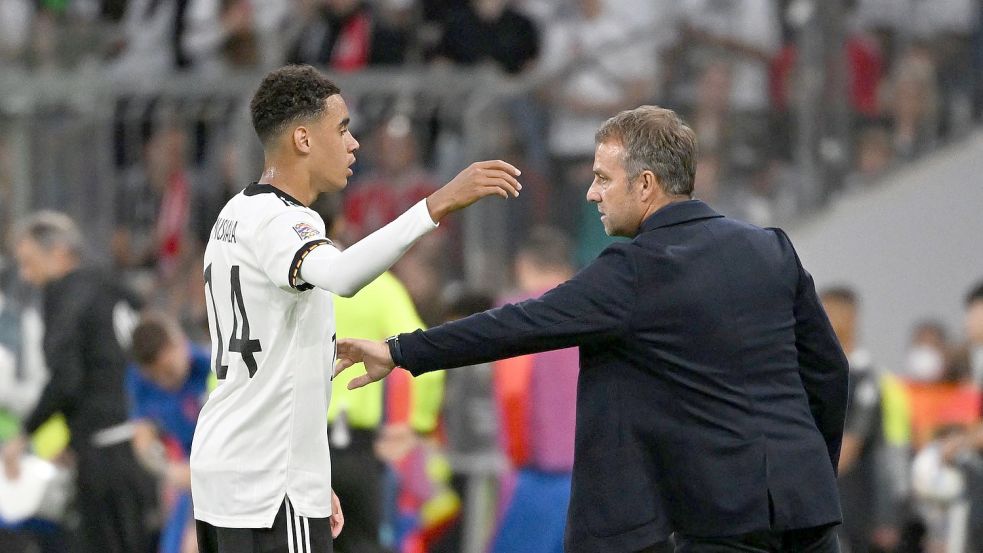 Bundestrainer Hansi Flick setzt große Hoffnungen in Jamal Musiala. Foto: Sven Hoppe/dpa