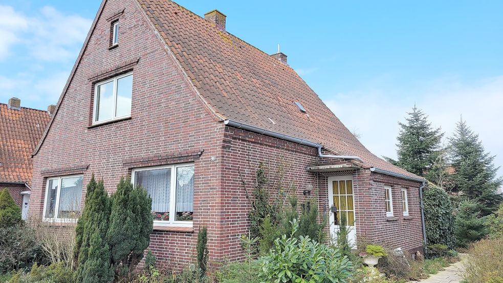 Das Haus der Familie Harms aus Norden steht beispielhaft für viele Häuser im Landkreis Aurich. Sie müssten nach EU-Plänen kernsaniert werden. Foto: Rebecca Kresse