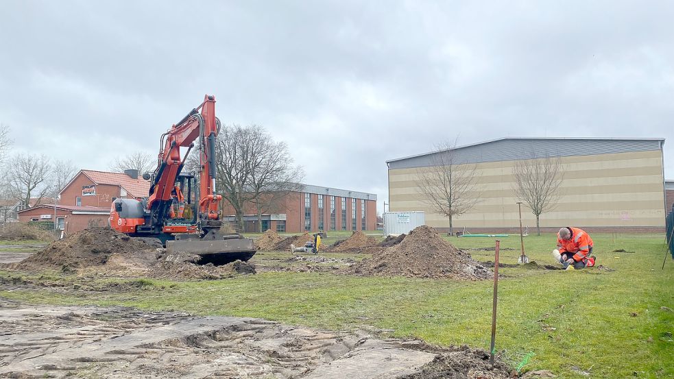 Die Arbeiten am Mehrgenerationenpark in Moordorf haben bereits begonnen. Foto: Holger Janssen