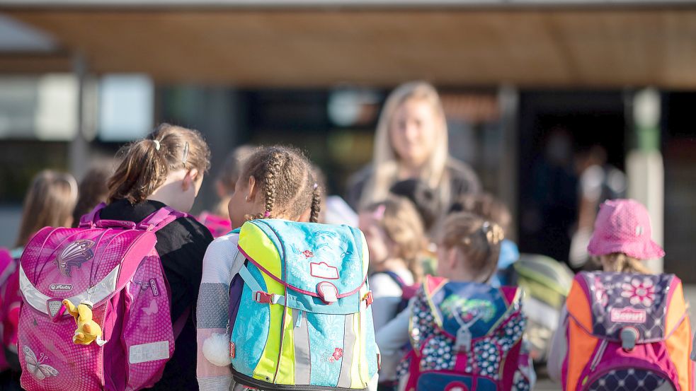Müssen Kinder am Montag trotz Streik zur Schule? Foto: dpa/Sebastian Gollnow