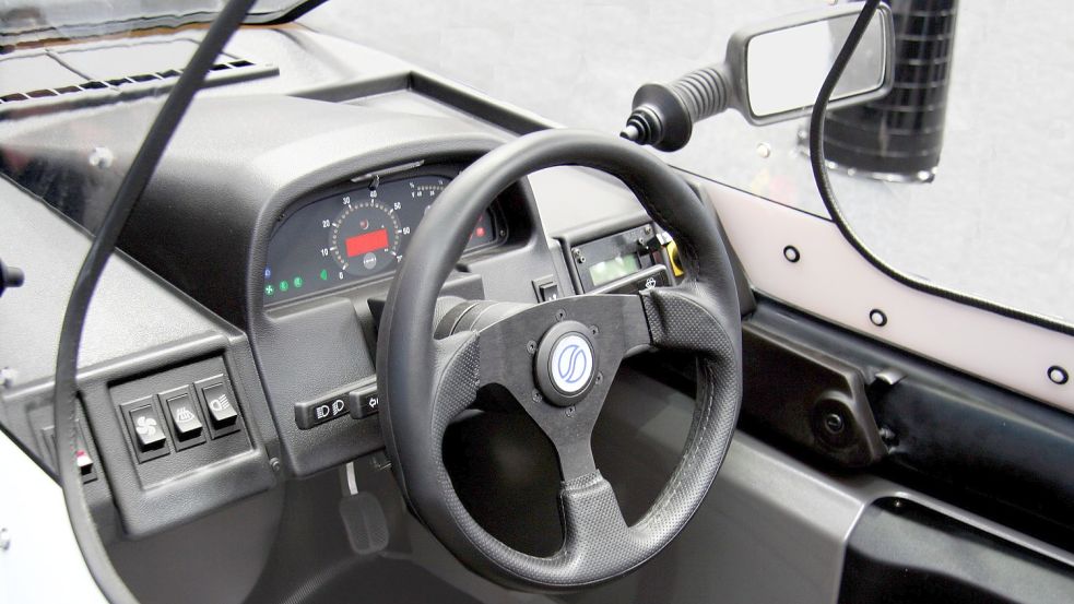 Blick ins Cockpit des „CityEL“. Foto: Lothar Spurzem