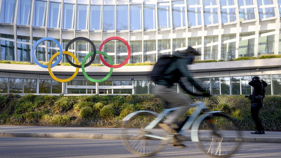 Das olympische Haus, der Sitz des Internationalen Olympischen Komitees (IOC) bei der Eröffnung der Sitzung des Exekutivrats des IOC. Foto: Laurent Gillieron/KEYSTONE/dpa