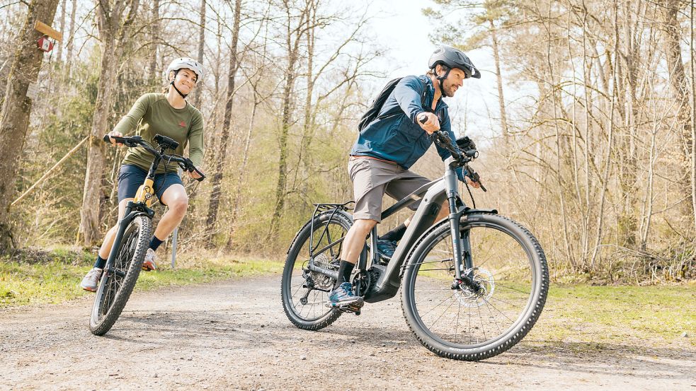 Wissenschaftler haben untersucht, wie gesund E-Bike-Fahren wirklich ist. Foto: dpa/Bosch/Julian Mittelstaedt