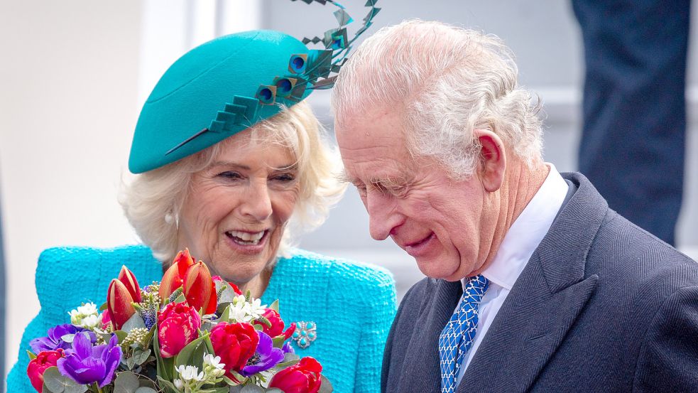 König Charles III. und Gemahlin Camilla bei der Ankunft am Mittwoch in Berlin. Foto: Britta Pedersen