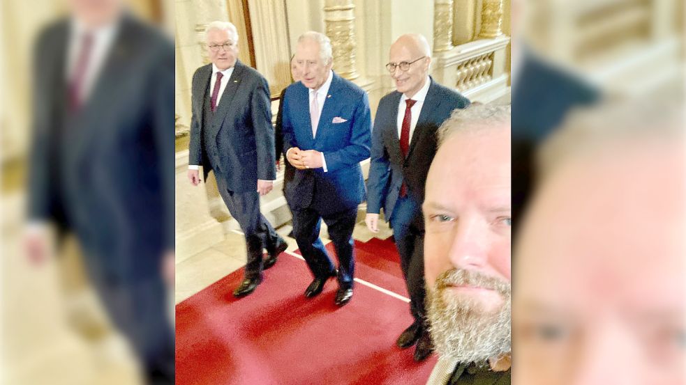 Bundespräsident Frank-Walter Steinmeier, König Charles III., Bürgermeister Peter Tschentscher - und meine Wenigkeit (v.li.). Foto: Guido Behsen