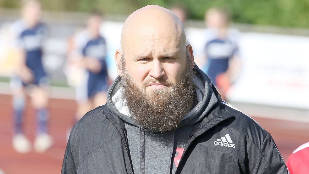 SpVg-Trainer Tammo Pfeiffer war nur mit einem kleinen Kader zum Pokalspiel angetreten. Foto: Wilfried Gronewold