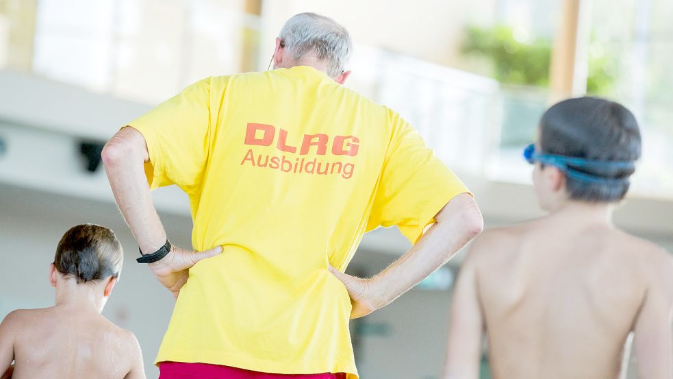 Die Gebühren für DLRG-Schwimmkurse in Aurich werden wohl steigen. Foto: Heino Hermanns