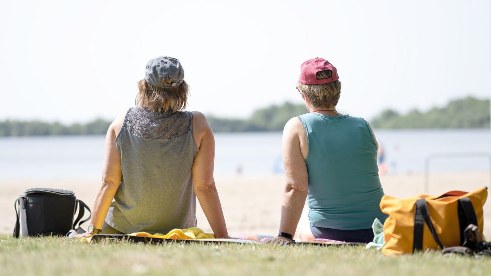 Ist die Idylle am Timmeler Meer bald vorbei? Diese Bedenken äußern Timmeler Bürger, sollten dort in der Nähe Chalets für Geflüchtete postiert werden. Foto: DPA
