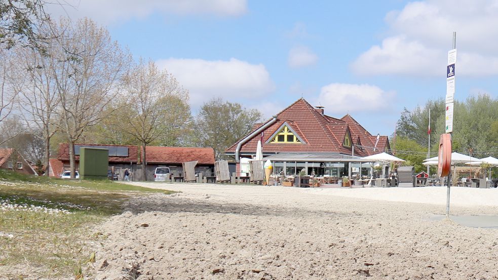 Auf der Wiese vor dem Café Kanzler am Tannenhausener Badesee soll in diesem Jahr der Vatertag gefeiert werden. Foto: Heino Hermanns