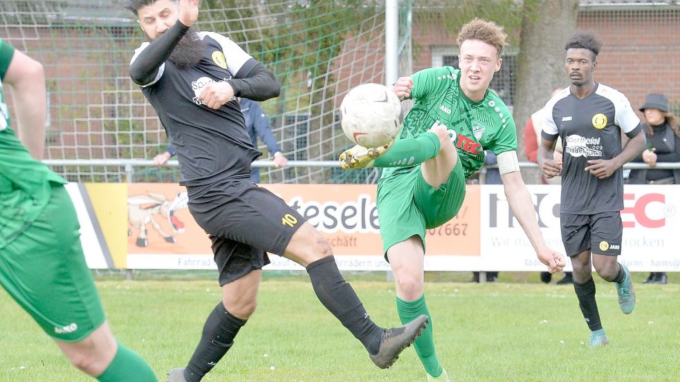 Wallinghausens Kapitän Marvin Dahlke führte seine Mannschaft zum 4:1-Erfolg und traf sehenswert zum zwischenzeitlichen 3:1.Foto: Bernd Wolfenberg