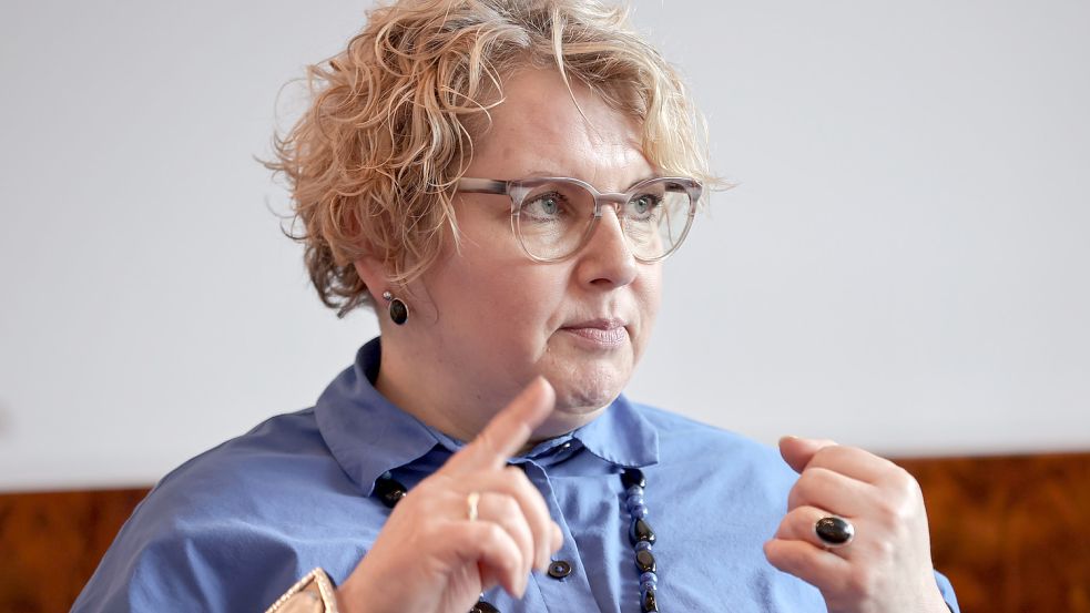 Die GEW-Vorsitzende Maike Finnern fordert mehr Geld für Lehrer und bessere Arbeitsbedingungen. Foto: Jörn Martens