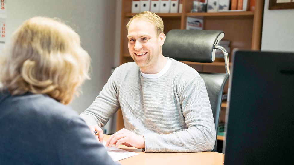 Der Bau- und Umweltingenieur Helge Raveling plant jedes Objekt individuell und nach Maß mit dem Auftraggeber und modernster Technik.