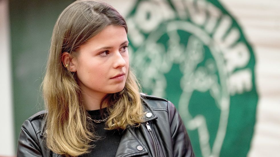Luisa Neubauer ist das Gesicht von Fridays for Future in Deutschland. Dass nun einer ihrer Texte im Politik-Abitur analysiert wurde, finden nicht alle gut. Foto: Fabian Sommer/dpa