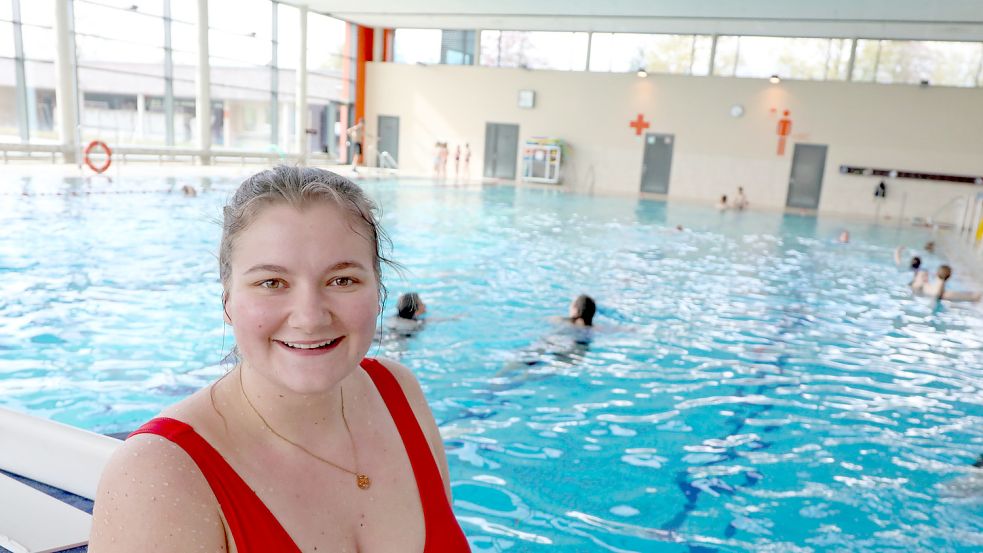Benita Jakobs aus Großefehn kommt regelmäßig ins „De Baalje“ zum Schwimmen. Foto: Romuald Banik