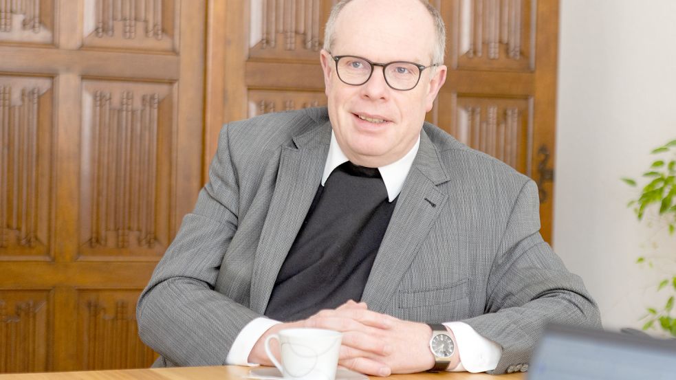 Leitet derzeit die Geschäfte im Bistum Osnabrück: Weihbischof Johannes Wübbe Foto: André Havergo