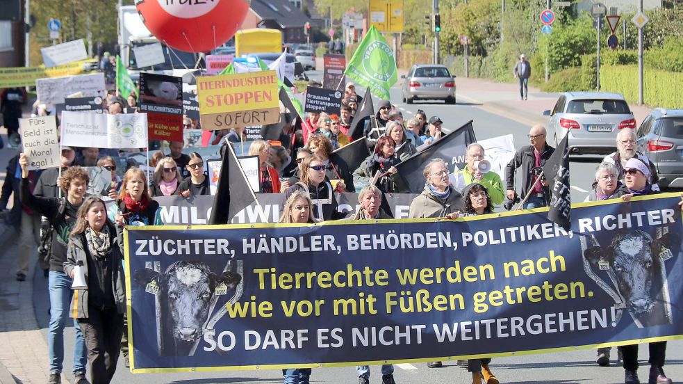 Der Demonstrationszug setzte sich um 11 Uhr in Bewegung. Foto: Karin Böhmer