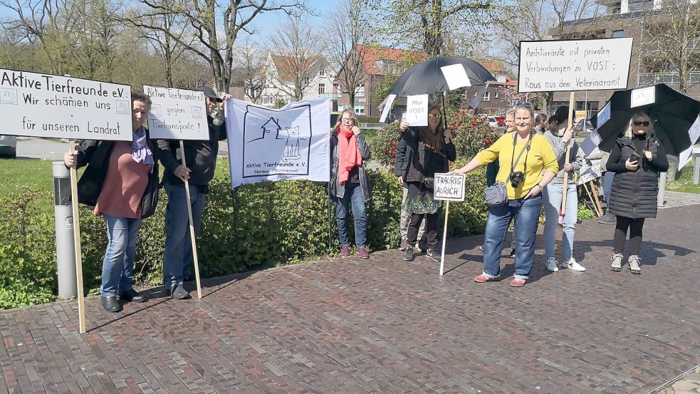 Der Verein Aktive Tierfreunde aus Norden war mit etlichen Mitgliedern und gut ausgerüstet vertreten. Foto: Karin Böhmer