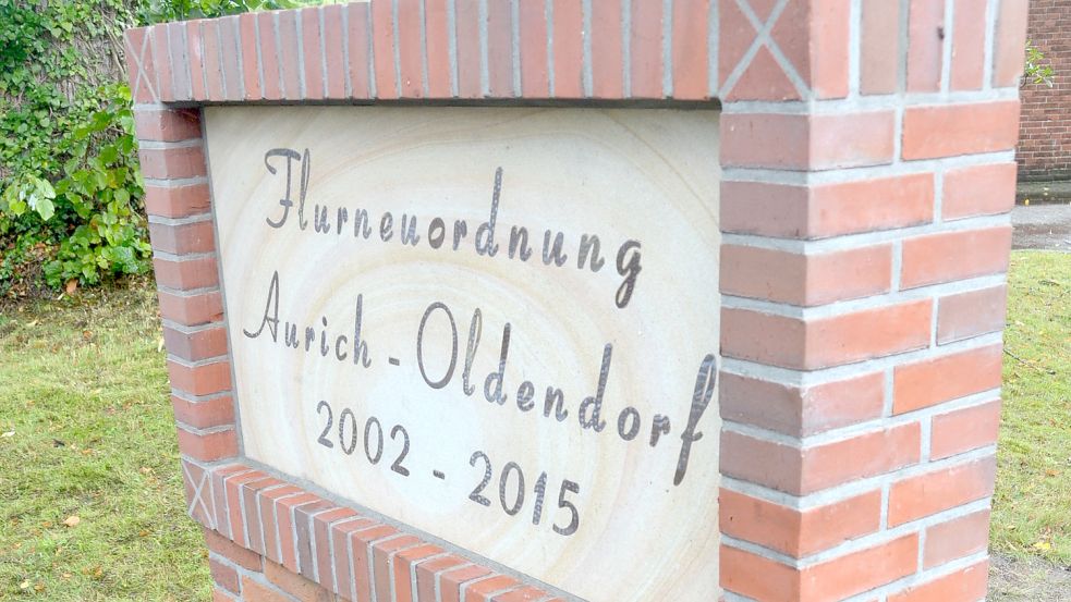 Bereits vor Jahren nahm das Dorf Aurich-Oldendorf an einer ersten Flurordnung teil. Nun soll der Wegebau in den Blick genommen werden. Foto: Aiko Recke