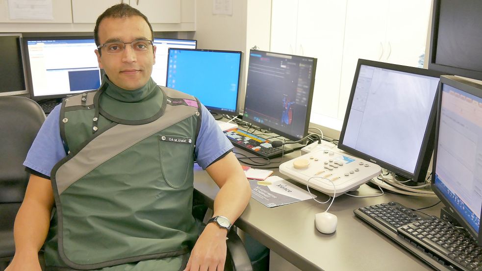 Oberarzt Mohamed Khalaf, interventioneller Kardiologe im Auricher Herzkatheterlabor, untersucht nun auch am Standort Norden Patienten mit kardiologischen Erkrankungen. Foto: privat