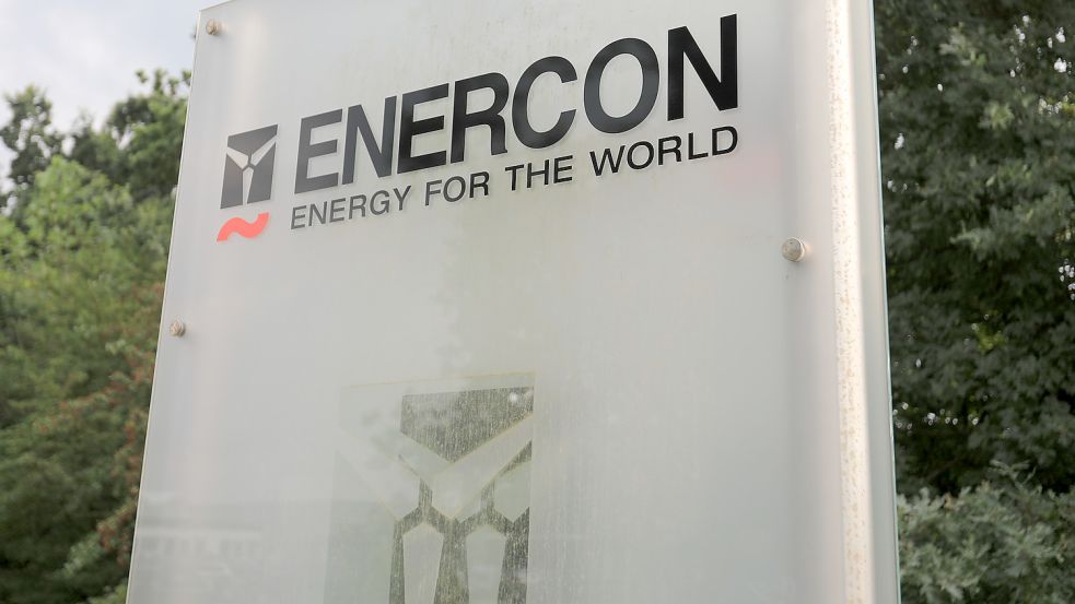 Ein Schild vor dem Enercon-Standort am Dreekamp in Aurich. Foto: Romuald Banik