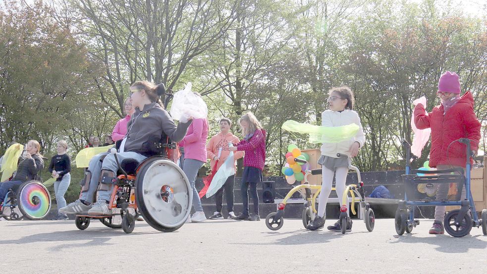 Tanzen kann jeder – das stellten die Kinder am vorigen Freitag unter Beweis. Foto: Heino Hermanns