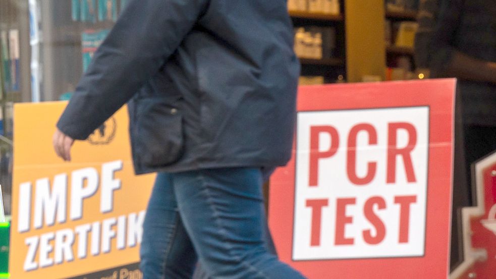 Mit einem gefälschten PCR-Test wollte sich ein Mann vor seinem Gerichtstermin drücken. Foto: DPA