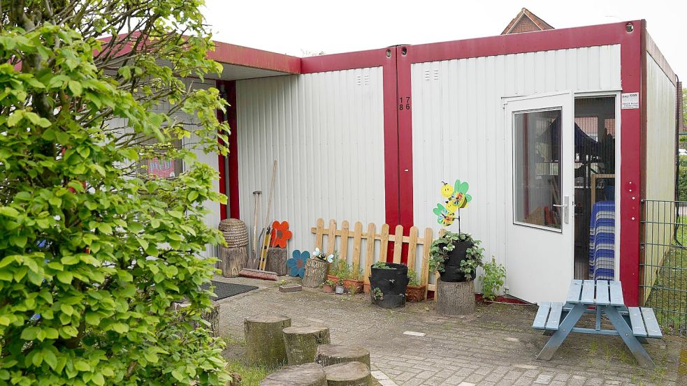 Die Krippengruppe könnte bald die Container auf dem Außengelände beziehen. Dafür wird aber ein kleiner Umbau erforderlich. Foto: Helmut Vortanz