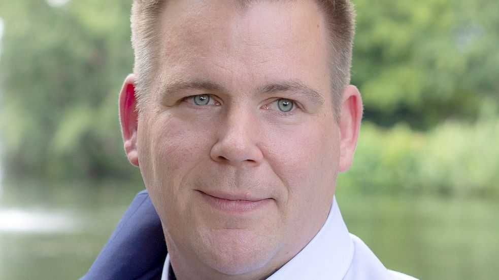 Florian Eiben, Bürgermeister der Stadt Norden, will gegen die Klinik-Schließung klagen. Foto: privat
