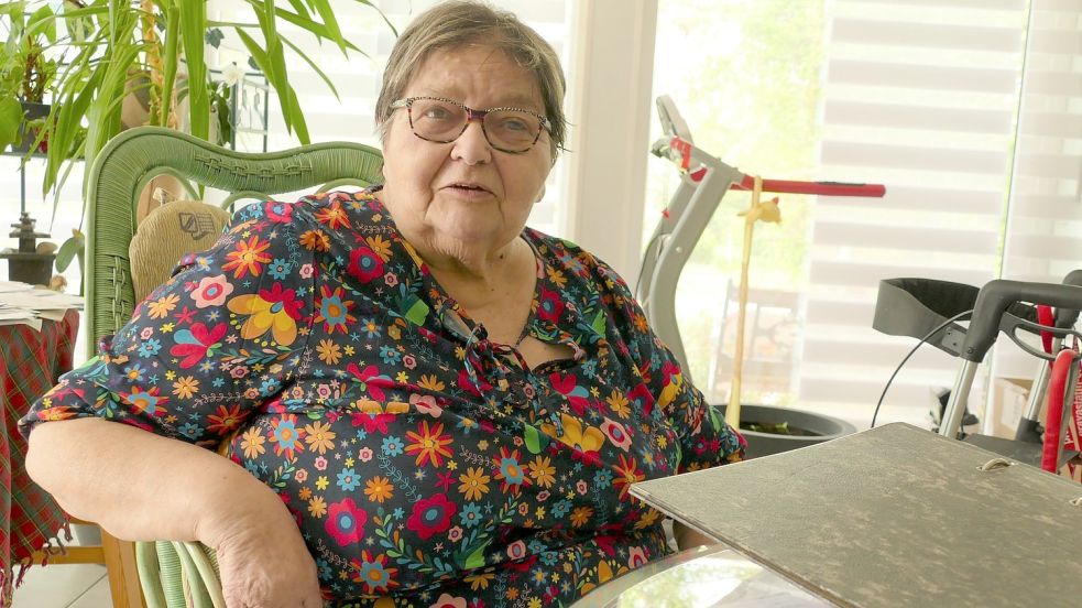 Ursula Meier aus Rhauderfehn ärgert sich, weil eine Bank ihr einen Kredit verweigerte. Sie vermutet Altersdiskriminierung. Foto: Wieking