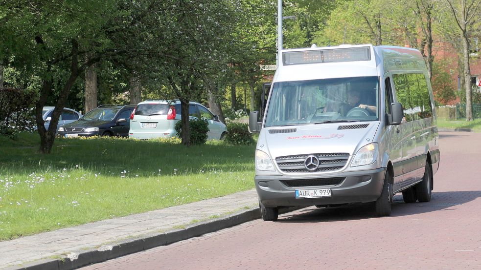 Zwei Jahre wird der Anrufbus noch durch Aurich fahren, ehe er von einem neuen ÖPNV-Angebot abgelöst wird. Foto: Romuald Banik