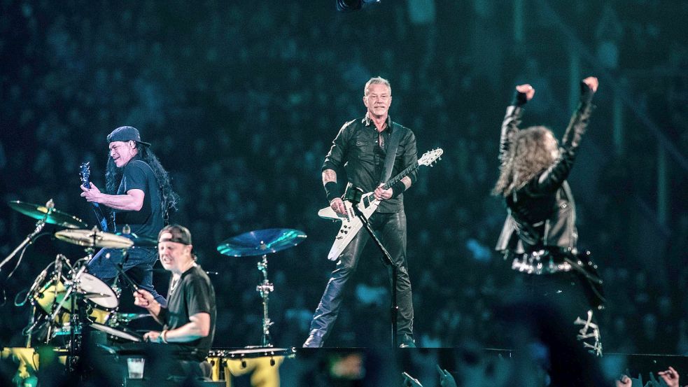 Metallica beim Konzert in Amsterdam (v.li): Robert Trujillo, Lars Ulrich, James Hetfield, Kirk Hammett. Foto: www.imago-images.de