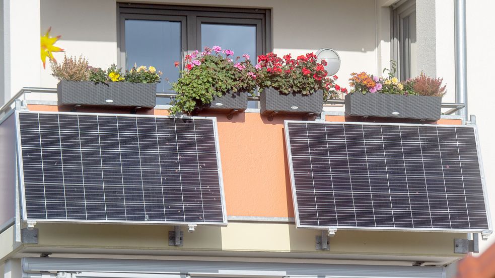 Die Gemeinde Ihlow bezuschusst die Installation von Kleinsolaranlagen in der Kommune. Foto: DPA