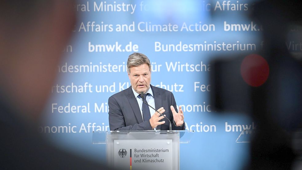 Robert Habeck (Bündnis 90/Die Grünen), Vizekanzler und Bundesminister für Wirtschaft und Klimaschutz, spricht beim zweiten Windkraftgipfel des Wirtschaftsministeriums. Foto: DPA