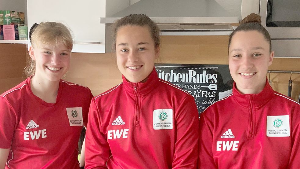 Charlette Sittner (von links), Sophia Schalke und Sina Brühl wollen am Sonnabend gegen Eintracht Frankfurt Geschichte schreiben. Foto: Marco Lindenbeck