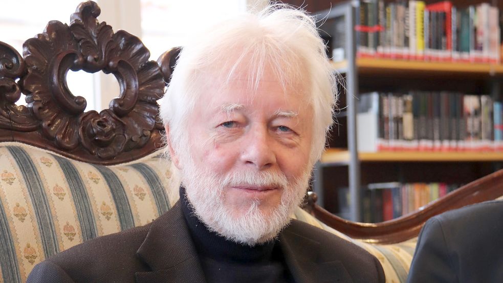 Dr. Karl-Georg Schroll tritt für die Reaktivierung der Bahnstrecke Aurich-Abelitz ein. Foto: Heino Hermanns